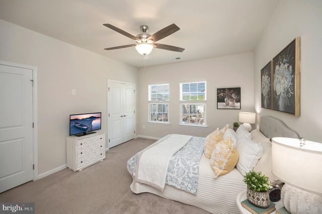 1103 RAMPART DR, Fredericksburg, VA 22401