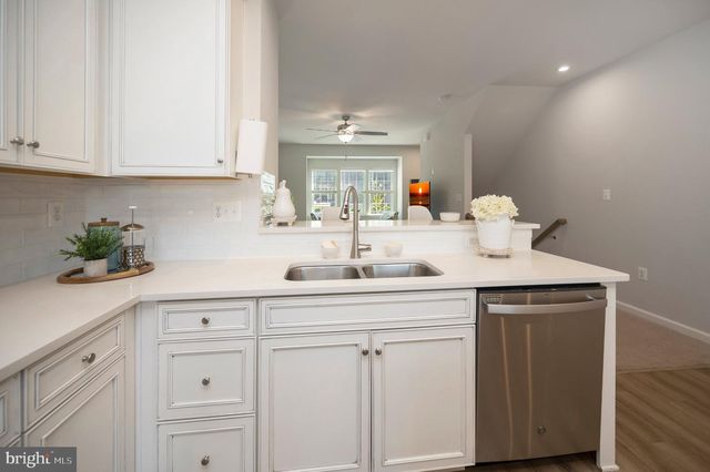 1103 RAMPART DR, Fredericksburg, VA 22401