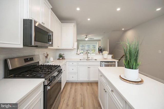 1103 RAMPART DR, Fredericksburg, VA 22401