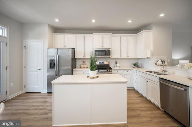 1103 RAMPART DR, Fredericksburg, VA 22401