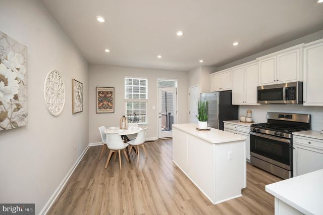 1103 RAMPART DR, Fredericksburg, VA 22401