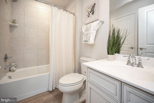 1103 RAMPART DR, Fredericksburg, VA 22401
