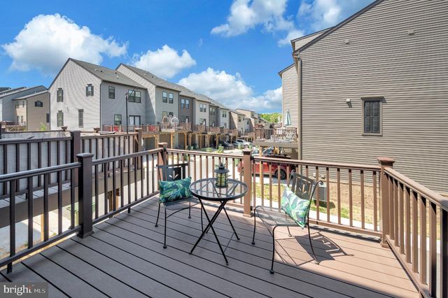 1103 RAMPART DR, Fredericksburg, VA 22401
