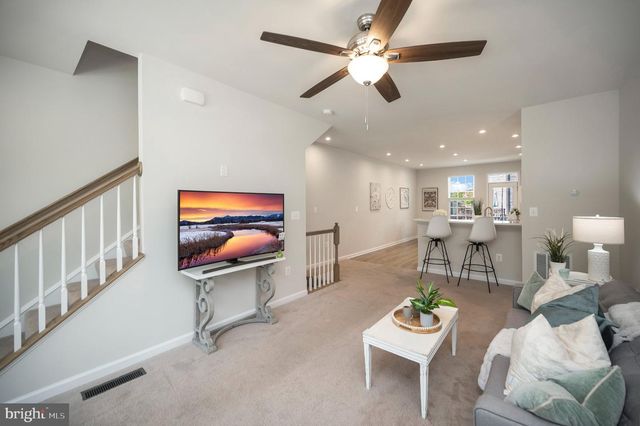1103 RAMPART DR, Fredericksburg, VA 22401