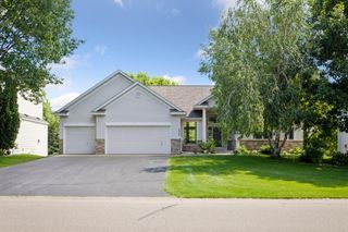 2823 White Eagle Drive, Woodbury, MN 55129