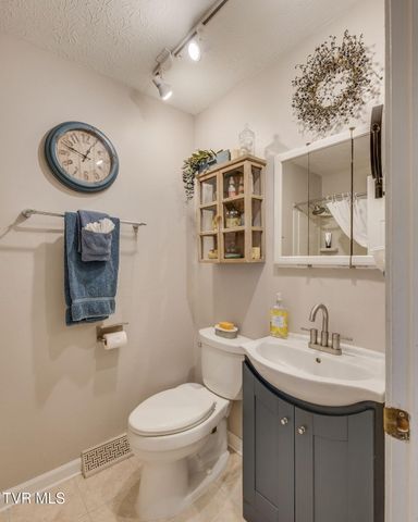 567 Long Town Road, Bulls Gap, TN 37711