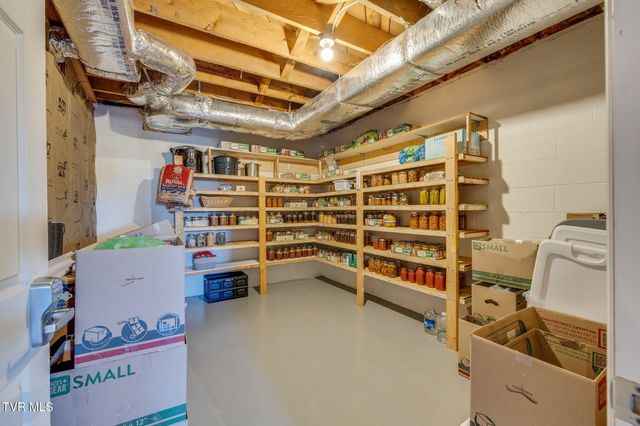 567 Long Town Road, Bulls Gap, TN 37711