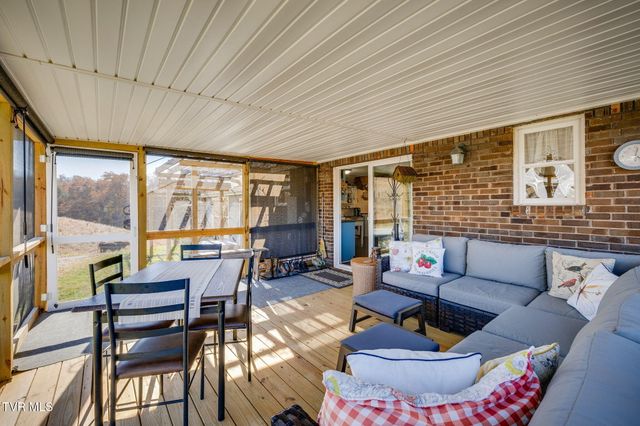 567 Long Town Road, Bulls Gap, TN 37711