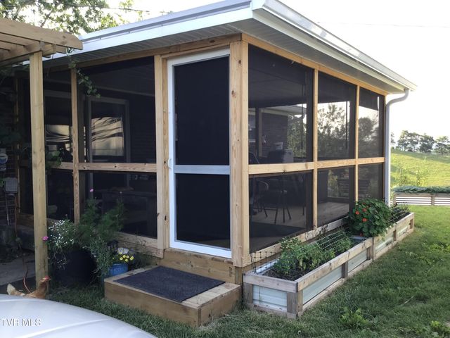 567 Long Town Road, Bulls Gap, TN 37711