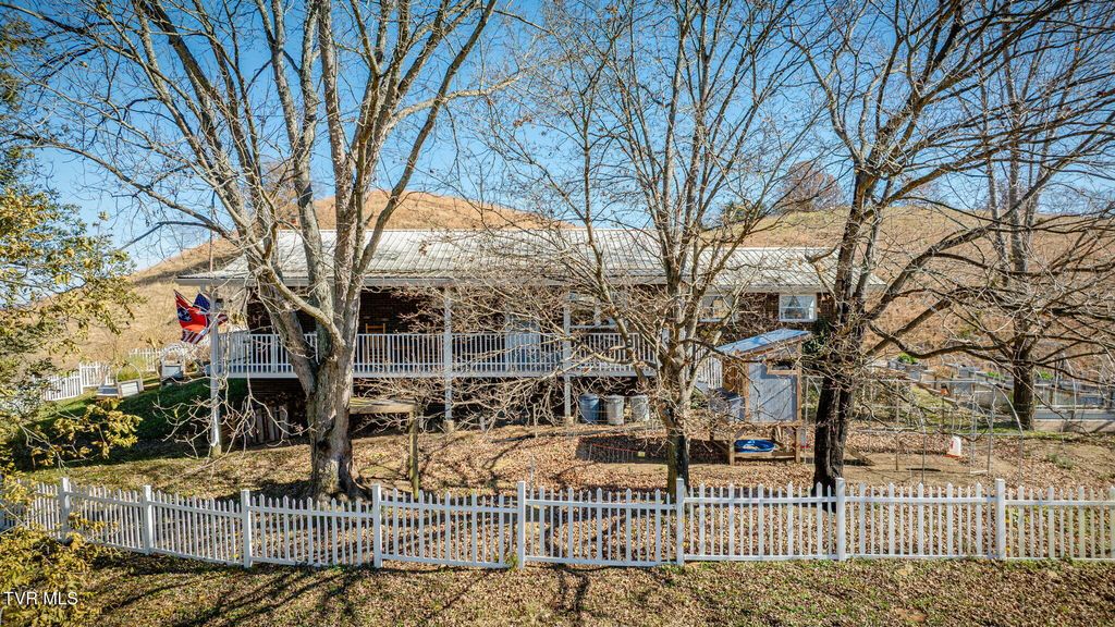 567 Long Town Road, Bulls Gap, TN 37711