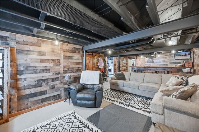 7376 Sharon Mercer Rd, Lackawannock Twp, PA 16137