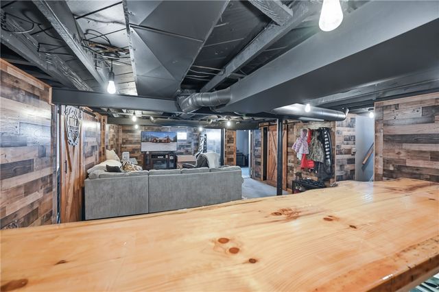 7376 Sharon Mercer Rd, Lackawannock Twp, PA 16137