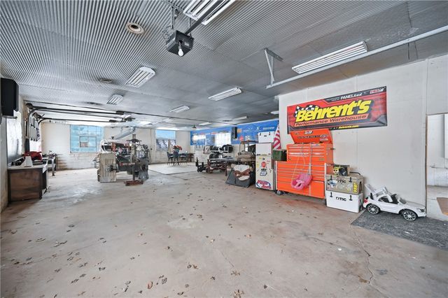 7376 Sharon Mercer Rd, Lackawannock Twp, PA 16137