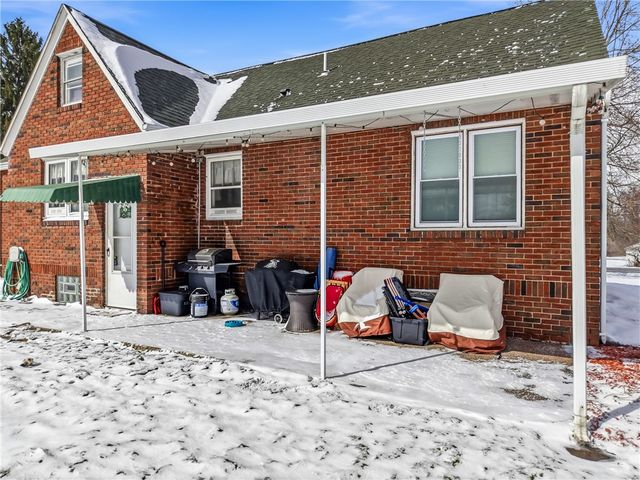 7376 Sharon Mercer Rd, Lackawannock Twp, PA 16137