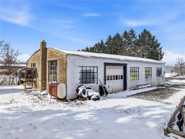 7376 Sharon Mercer Rd, Lackawannock Twp, PA 16137