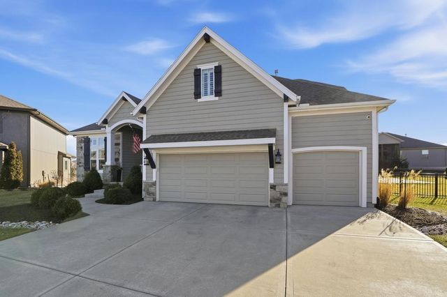 16564 S Allman Road, Olathe, KS 66062