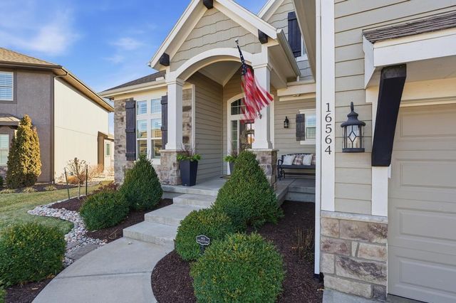 16564 S Allman Road, Olathe, KS 66062