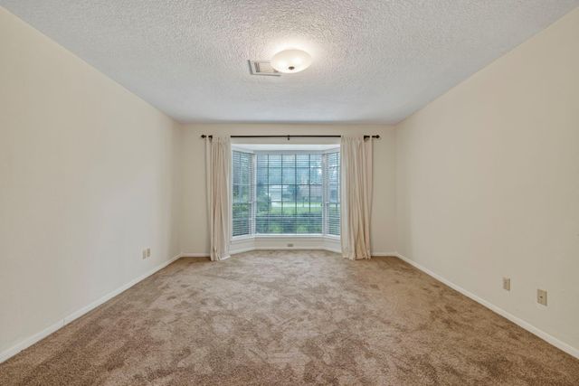 902 Castle Hill Trail, Houston, TX 77339