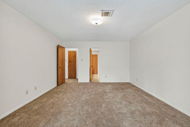 902 Castle Hill Trail, Houston, TX 77339