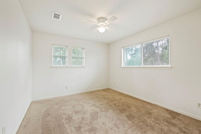902 Castle Hill Trail, Houston, TX 77339
