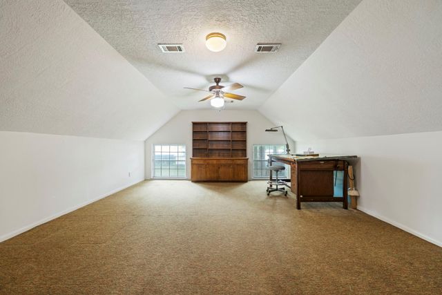 902 Castle Hill Trail, Houston, TX 77339