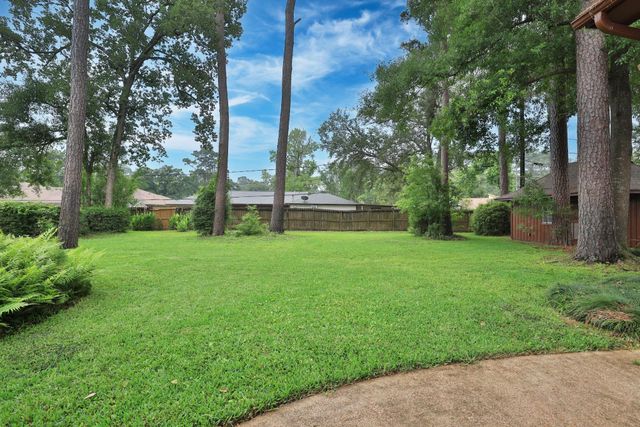 902 Castle Hill Trail, Houston, TX 77339