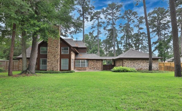 902 Castle Hill Trail, Houston, TX 77339