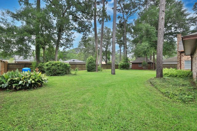 902 Castle Hill Trail, Houston, TX 77339