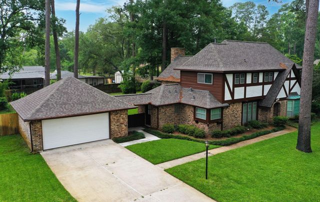 902 Castle Hill Trail, Houston, TX 77339