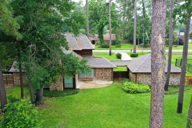 902 Castle Hill Trail, Houston, TX 77339