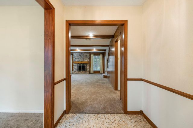 902 Castle Hill Trail, Houston, TX 77339