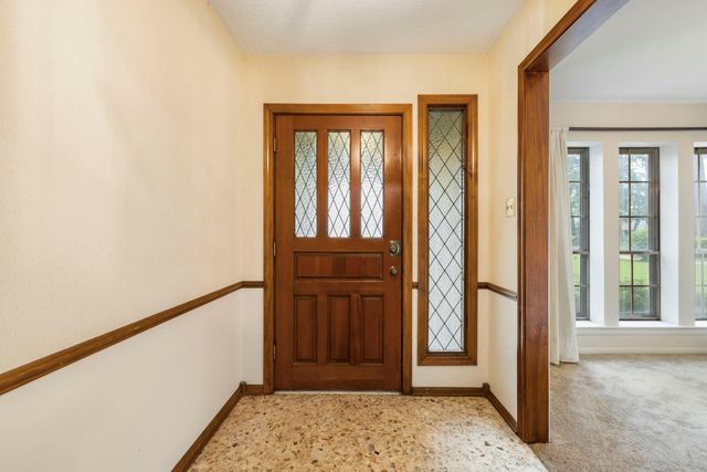 902 Castle Hill Trail, Houston, TX 77339