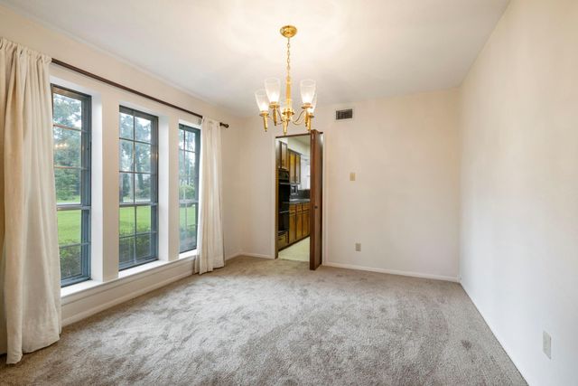 902 Castle Hill Trail, Houston, TX 77339