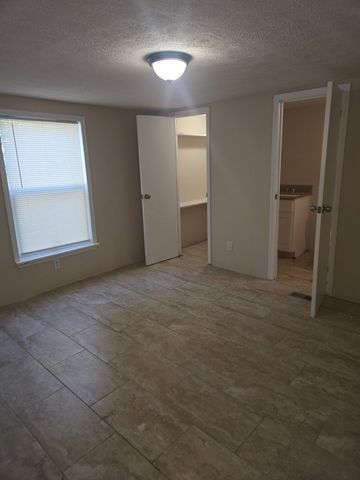 29 Thousands Oaks Drive, Mansfield, TX 76063