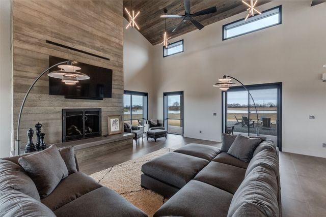 3025 Farm Road 900 W, Saltillo, TX 75478