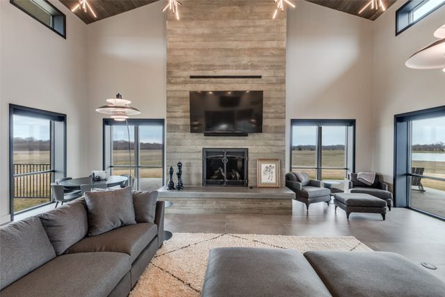 3025 Farm Road 900 W, Saltillo, TX 75478