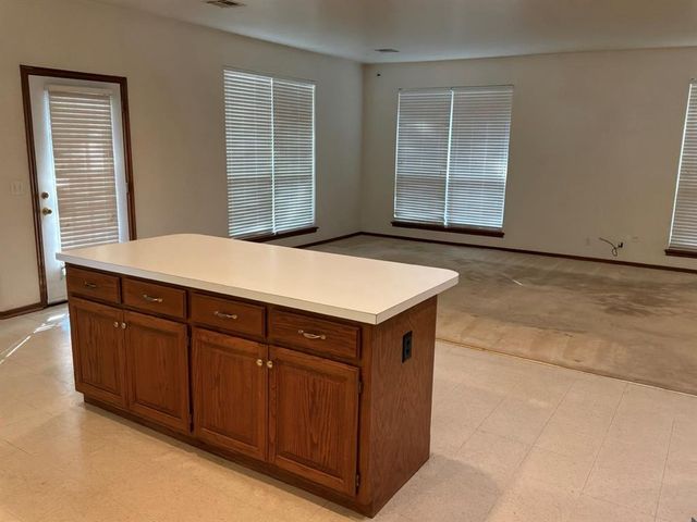 53 W Shore Drive, Arcadia, OK 73007