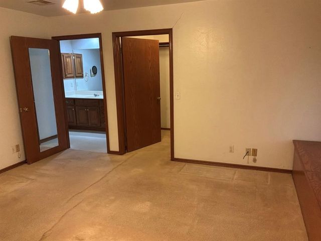53 W Shore Drive, Arcadia, OK 73007