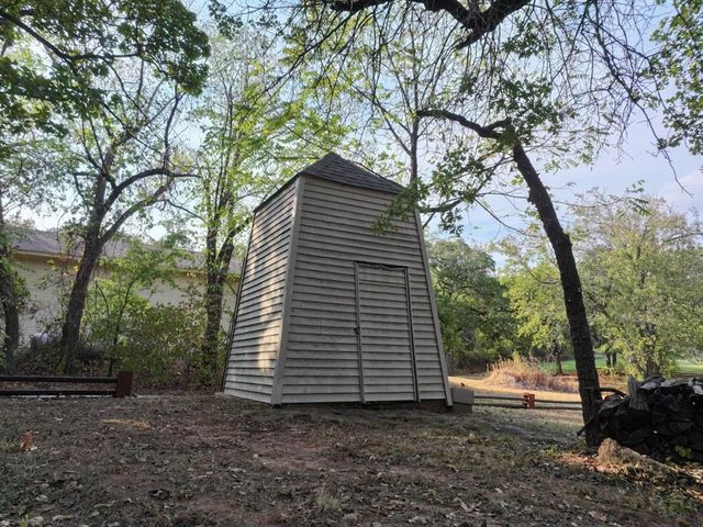 53 W Shore Drive, Arcadia, OK 73007