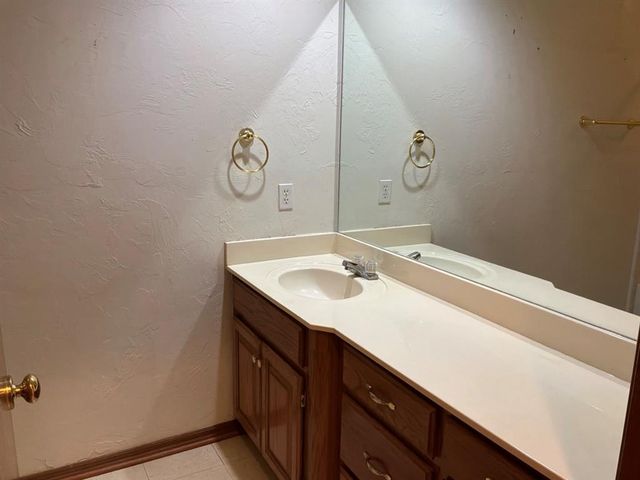 53 W Shore Drive, Arcadia, OK 73007