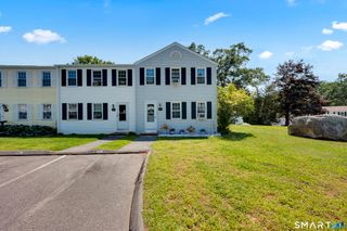 10 Lakeside Drive N, Ledyard, CT 06339