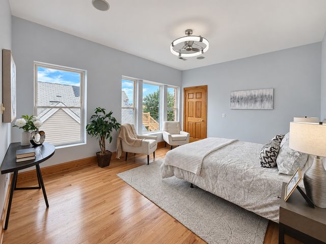 4825 S Prairie Avenue 4, Chicago, IL 60615