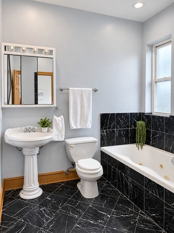 4825 S Prairie Avenue 4, Chicago, IL 60615