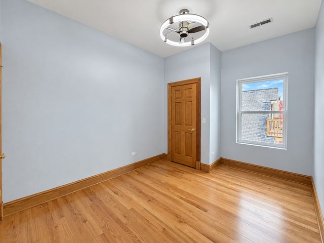 4825 S Prairie Avenue 4, Chicago, IL 60615