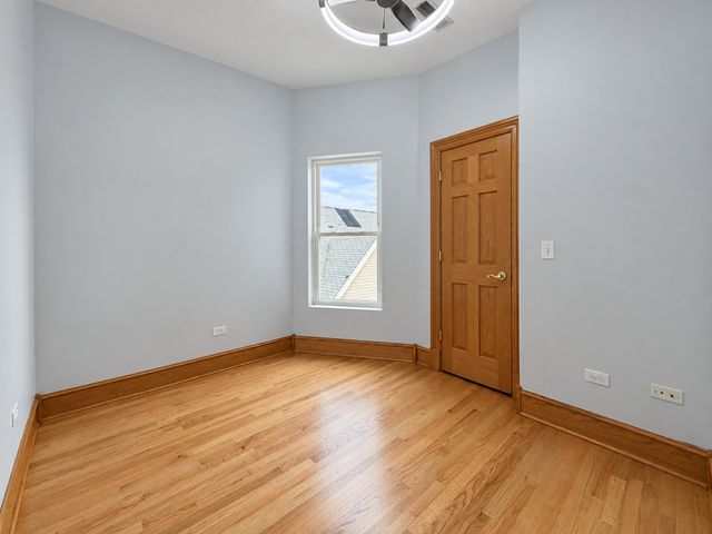 4825 S Prairie Avenue 4, Chicago, IL 60615