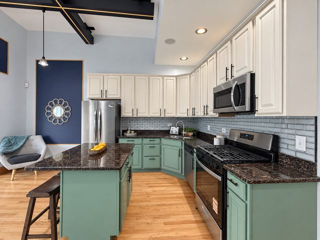4825 S Prairie Avenue 4, Chicago, IL 60615