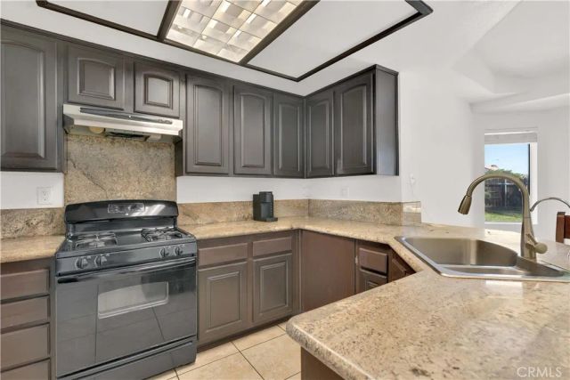 661 N Larch, Rialto, CA 92376