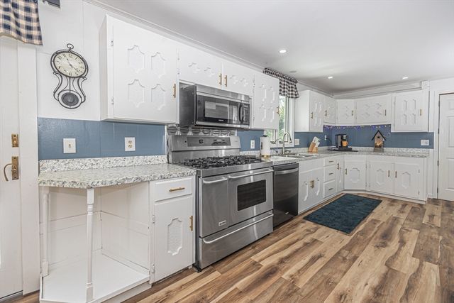 2-4 Long Point Rd, Lakeville, MA 02347