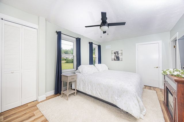 2-4 Long Point Rd, Lakeville, MA 02347