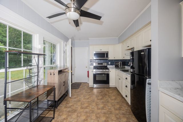 2-4 Long Point Rd, Lakeville, MA 02347